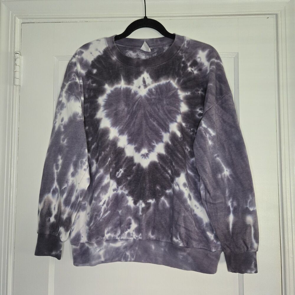 No Boundaries Tie Dye Heart Sweatshirt Womens Medium Purple Crewneck Cozy